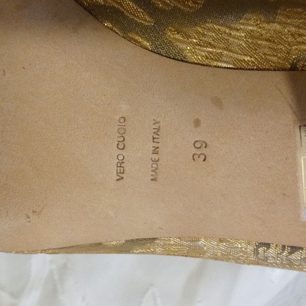 Bettye Muller pumps. Gold and Tan. 39 - Picture 3 of 3